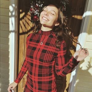 Meet your Posher, Hallie